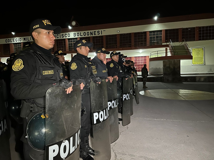Policías de Arequipa se preparan para megaoperativo junto al Ministerio Público en el Colegio Militar Francisco Bolognesi