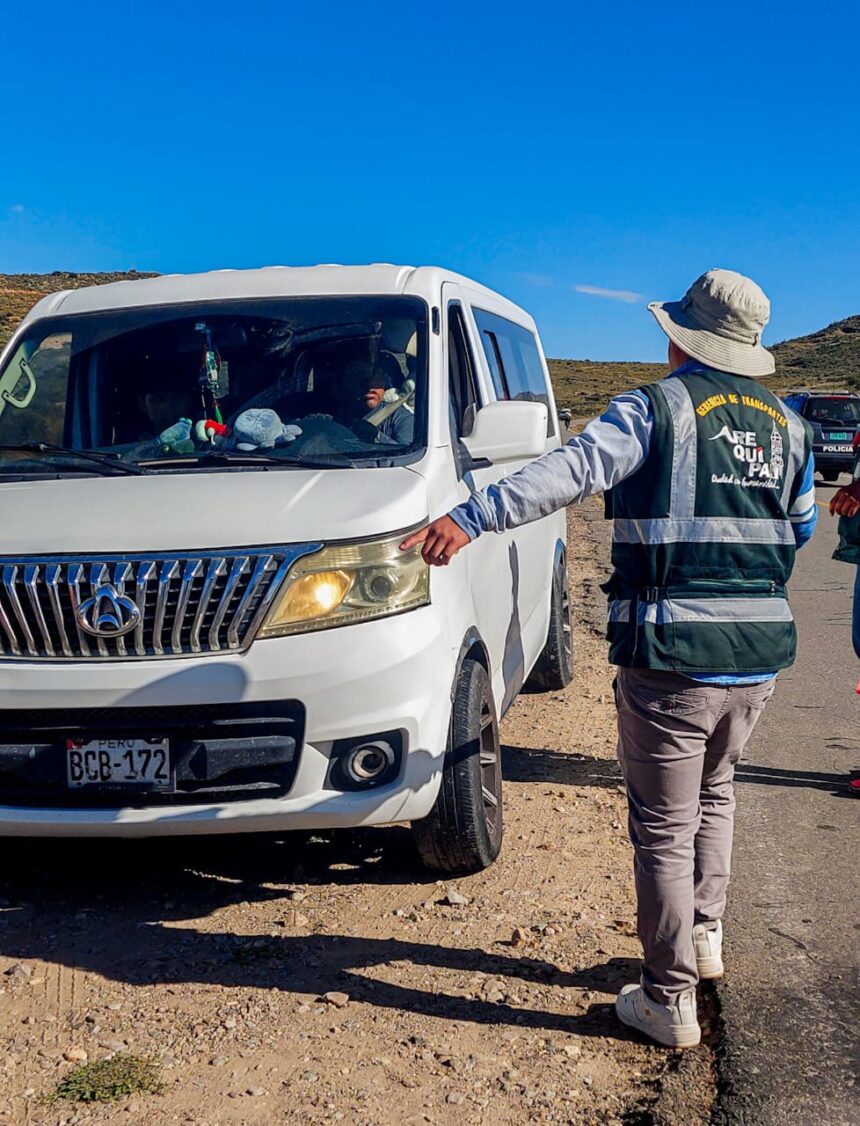 Operativo en siete toldos a vehículos con pasajeros