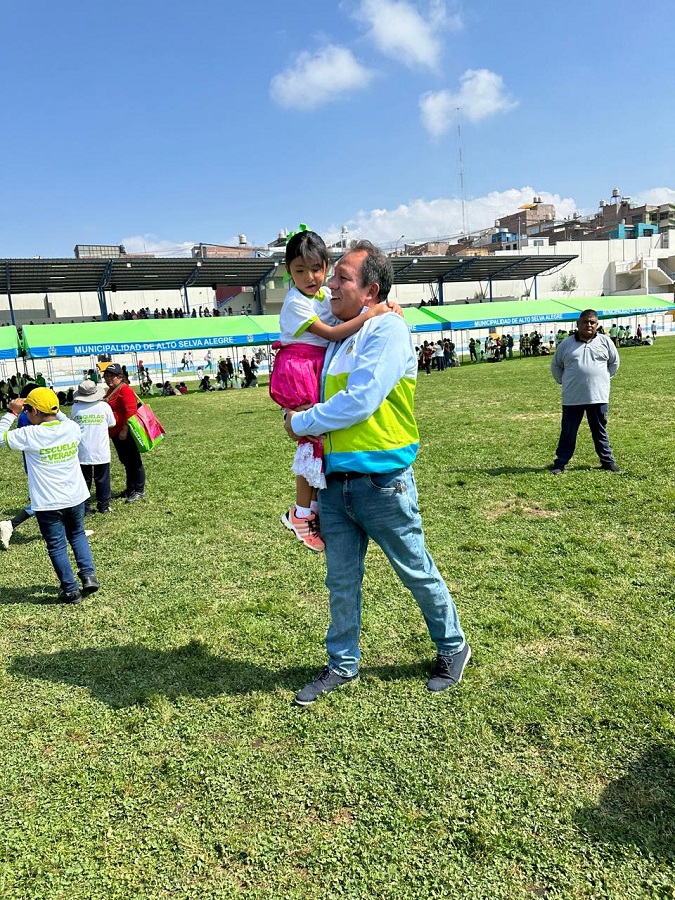 Alfredo Benavente, alcalde de Alto Selva Alegre, en la ex cancha Arequipa