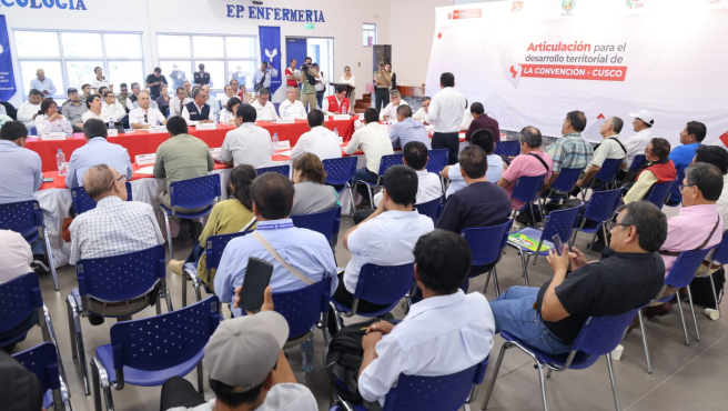 El ministro de Transportes y Comunicaciones, Raúl Pérez Reyes, anunció el inicio del proceso para ejecutar el túnel La Verónica en Cusco, y la convocatoria para el estudio del aeródromo Unión Asháninka en La Convención. Estas iniciativas buscan mejorar la conectividad y el desarrollo regional.