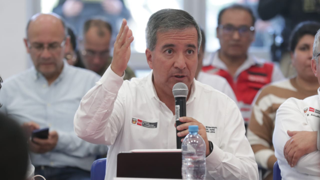 El ministro de Transportes y Comunicaciones, Raúl Pérez Reyes, anunció el inicio del proceso para ejecutar el túnel La Verónica en Cusco, y la convocatoria para el estudio del aeródromo Unión Asháninka en La Convención. Estas iniciativas buscan mejorar la conectividad y el desarrollo regional.