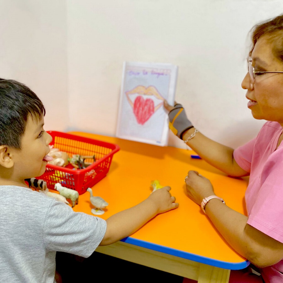 campaña gratuita de terapia de lenguaje