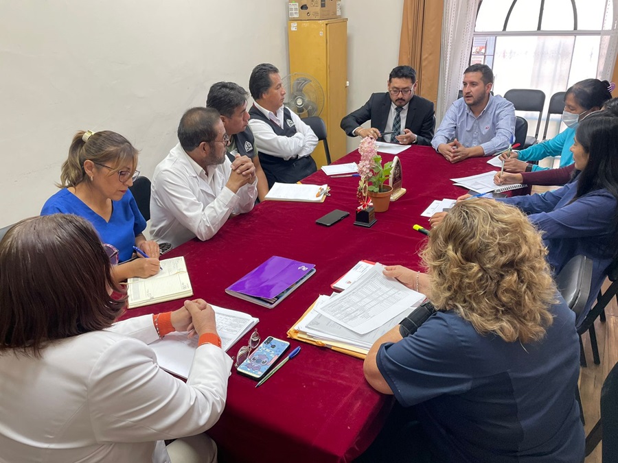 Fernando Cornejo alerta sobre deficiencias críticas en equipos médicos del hospital Goyeneche